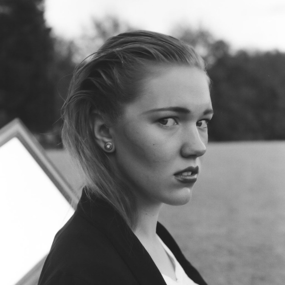 Meet your Posher, Joelle